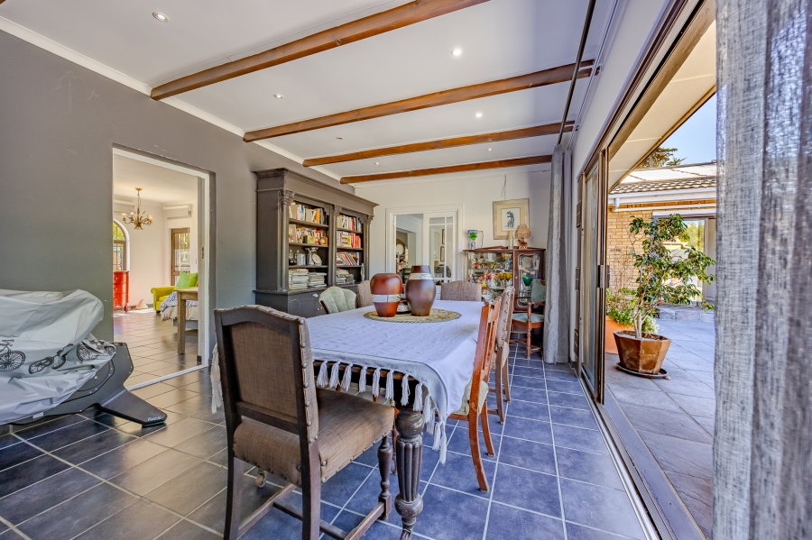 5 Bedroom Property for Sale in Flamingo Vlei Western Cape